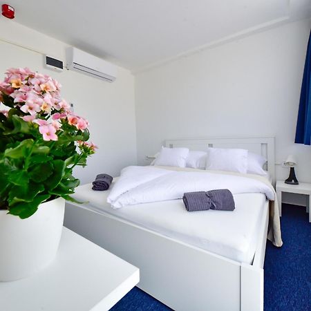 Zama Hotel Zamárdi Extérieur photo